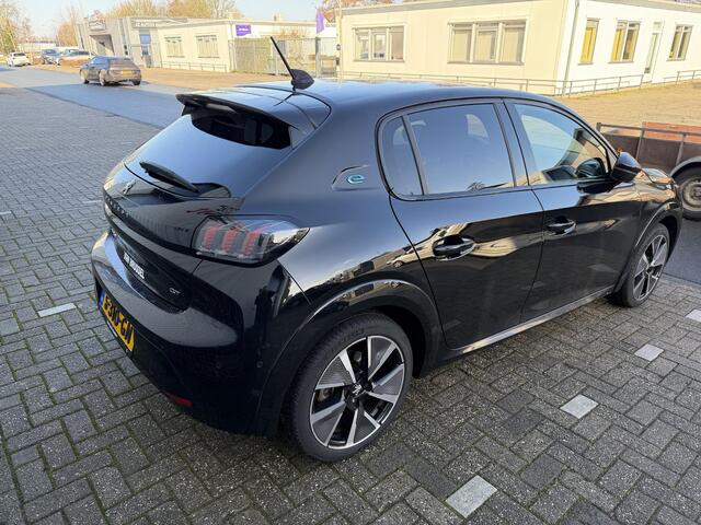 Peugeot e-208 EV GT Pack 50 kWh | Nieuwstaat | CarPlay |