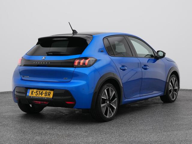 Peugeot e-208 EV GT 350 50 kWh | PANO | CAMERA | KEYLESS | STOELVERWARMING