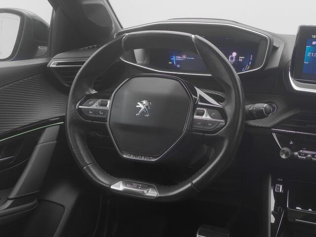 Peugeot e-208 EV GT 350 50 kWh | PANO | CAMERA | KEYLESS | STOELVERWARMING