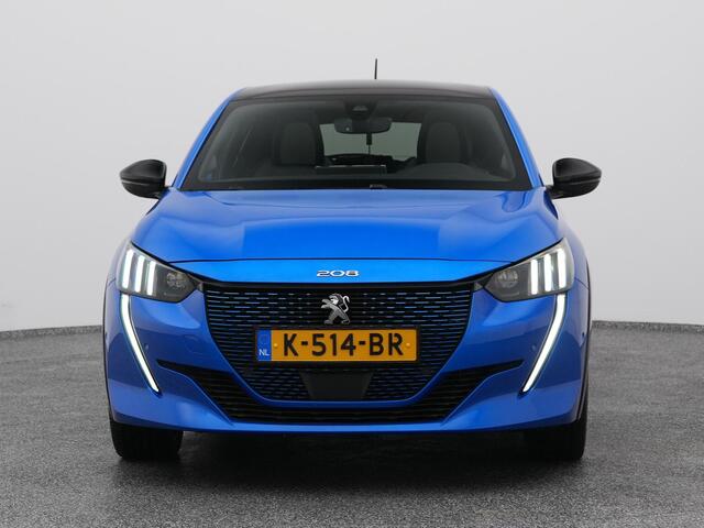 Peugeot e-208 EV GT 350 50 kWh | PANO | CAMERA | KEYLESS | STOELVERWARMING