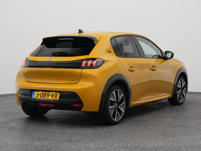 Peugeot e-208 EV GT 350 50 kWh | PANO | CAMERA | KEYLESS | STOELVERWARMING