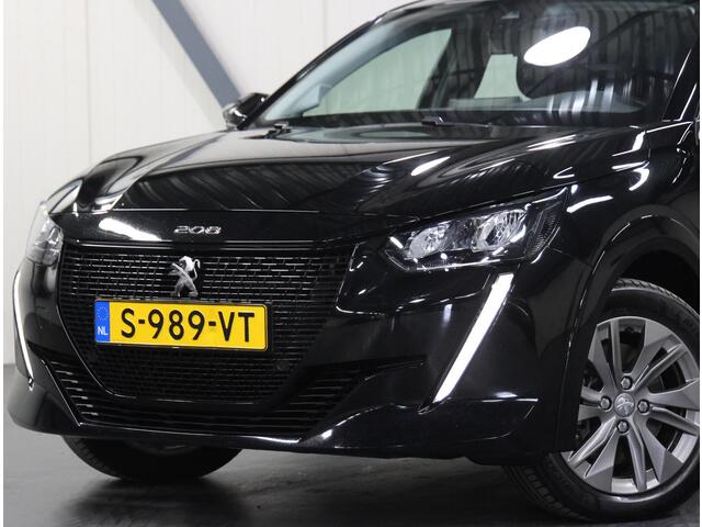 Peugeot e-208 Active Pack 50kWh 136PK | 1ste eigenaar | Parkeersensoren | Navigatie | 16"LMV | AppleCarplay/AndroidAuto | Lederen Stuurwiel | DAB Radio | Cruise Control | Isofix | Bluetooth |