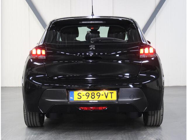 Peugeot e-208 Active Pack 50kWh 136PK | 1ste eigenaar | Parkeersensoren | Navigatie | 16"LMV | AppleCarplay/AndroidAuto | Lederen Stuurwiel | DAB Radio | Cruise Control | Isofix | Bluetooth |