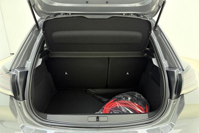 Peugeot e-208 EV Allure Avantage 51 kWh 3-Fasen l 360 Camera l Wireless Apple Carplay & Android Auto l TomTom Navigatie l LED verlichting l Lichtmetalen velgen l Keyless