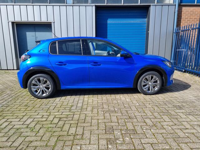 Peugeot e-208 EV Allure Première 50 kWh CAMERA