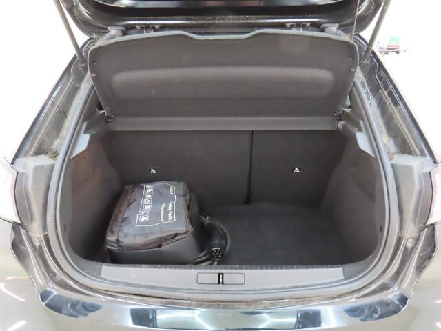 Peugeot e-208 EV Active 50 kWh | 53.000 KM | SOH 93% | Navigatie | VERWACHT!