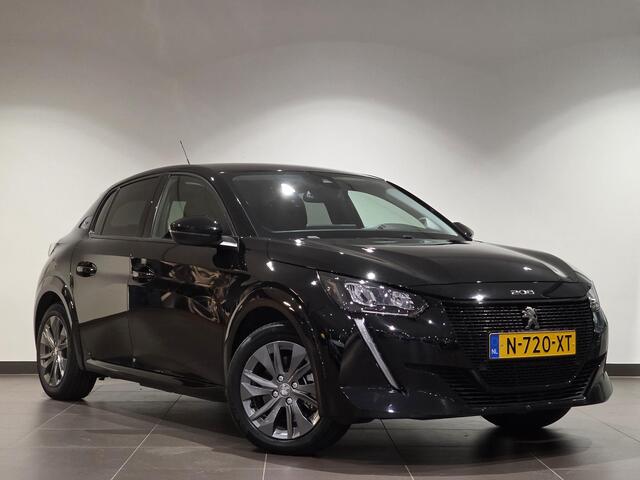 Peugeot e-208 Allure Pack EV 3-FASEN 50kWh 136pk | 3D i-COCKPIT® | NAVI | CAMERA | APPLE CARPLAY / ANDROID AUTO | CLIMA | PARKEERHULP | LM-VELGEN |