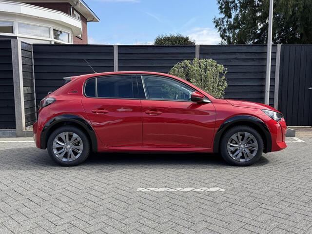 Peugeot e-208 Blue Lease Allure 50 kWh 136PK Automaat Achteruitrijcamera, DAB, Apple Carplay, Android Auto, Parkeersensoren Achter