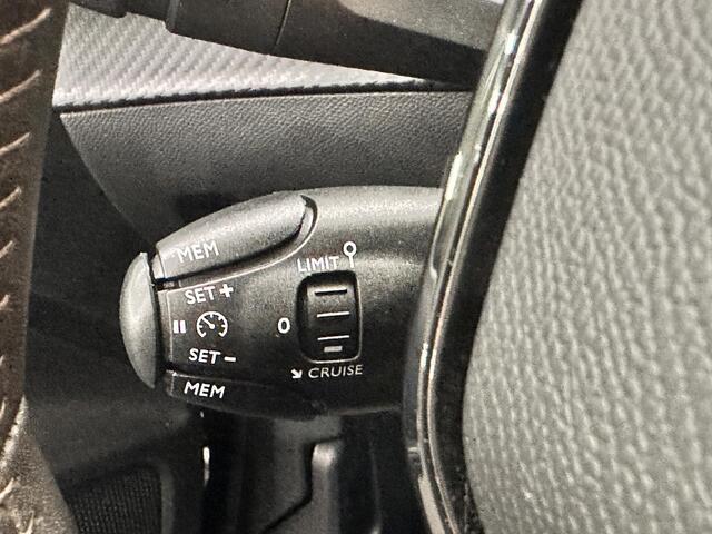 Peugeot e-208 EV Allure Pack 50 kWh Airco/ECC Carplay Navi Cruise Control PDC VA + Camera Full LED 16" LM Velgen