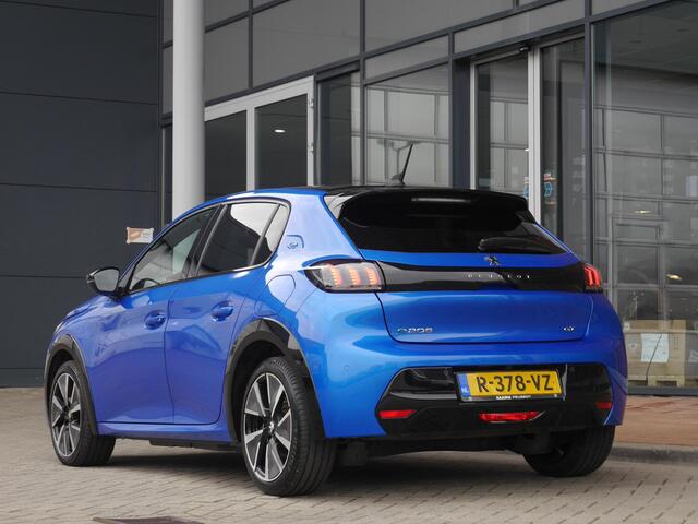 Peugeot e-208 EV GT Pack 50 kWh | Achteruitrijcamera | Dodehoek detectie | Keyless entry en start | Adaptieve cruise control | Parkeersensoren voor en achter | Regensensor