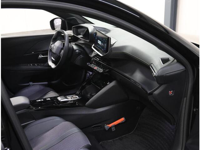 Peugeot e-208 GT 50kWh 136PK | 1ste eigenaar | ACCU 91% | AppleCarplay/AndroidAuto | Stoelverwarming | Adaptive Cruise Control | Dodehoekdetectie | Camera | LED lampen | AUTOMAAT | Sfeerverlichting | Isofix | Privacy Glass |