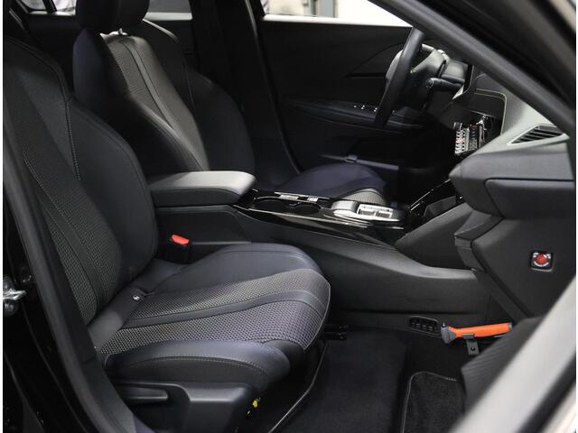 Peugeot e-208 GT 50kWh 136PK | 1ste eigenaar | ACCU 91% | AppleCarplay/AndroidAuto | Stoelverwarming | Adaptive Cruise Control | Dodehoekdetectie | Camera | LED lampen | AUTOMAAT | Sfeerverlichting | Isofix | Privacy Glass |