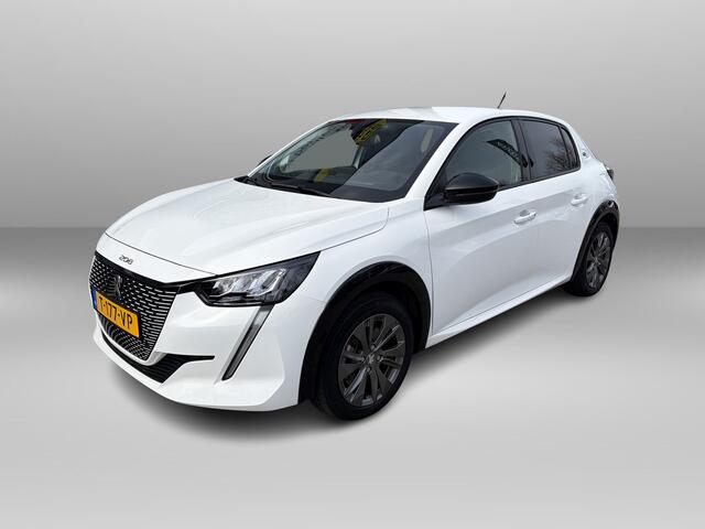 Peugeot e-208 EV Allure Pack 50 kWh Facelift model | 3 fase lader | Apple Android | Navi | Camera | Luxe uitvoering!