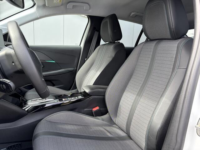 Peugeot e-208 EV Allure Pack 50 kWh Facelift model | 3 fase lader | Apple Android | Navi | Camera | Luxe uitvoering!