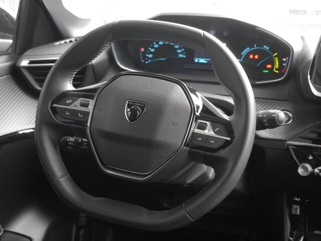 Peugeot e-208 EV E-Style 50 kWh | Stoelverwarming | Keyless entry en start | Parkeersensoren | Climate control | 16 inch lichtmetalen velgen | Regensensor