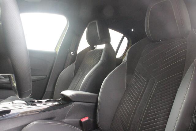 Peugeot e-208 EV GT 156PK 51 kWh | WARMTEPOMP | ALCANTARA "EXECUTIVE INTERIOR" (STOEL VERWARMING/ELEKTRISCH VERSTELBARE BESTUUDERSSTOEL MET MASSAGE FUNCTIE/ALCANTARA BEKLEDING | METAALLAK "JAUNE AGUENDA" | DRIVE ASSIST PLUS PACK (ADAPTIVE CRUISE CONTROL/STOP & GO FUNCT