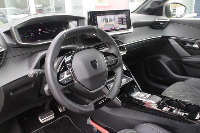 Peugeot e-208 EV GT 156PK 51 kWh | WARMTEPOMP | ALCANTARA "EXECUTIVE INTERIOR" (STOEL VERWARMING/ELEKTRISCH VERSTELBARE BESTUUDERSSTOEL MET MASSAGE FUNCTIE/ALCANTARA BEKLEDING | METAALLAK "JAUNE AGUENDA" | DRIVE ASSIST PLUS PACK (ADAPTIVE CRUISE CONTROL/STOP & GO FUNCT
