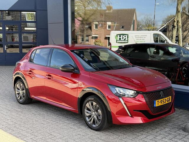 Peugeot e-208 EV Allure Pack 50 kWh | 3-Fase | 100% Elektrisch | Automaat | Full LED Verlichting | Navigatie via Telefoon | Climate Control | Cruise Control | Lichtmetalen Velgen | Digitaal Dashboard | Keyless Start | Apple Carplay & Android Auto |