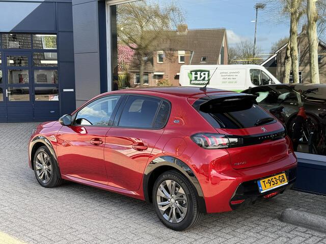 Peugeot e-208 EV Allure Pack 50 kWh | 3-Fase | 100% Elektrisch | Automaat | Full LED Verlichting | Navigatie via Telefoon | Climate Control | Cruise Control | Lichtmetalen Velgen | Digitaal Dashboard | Keyless Start | Apple Carplay & Android Auto |