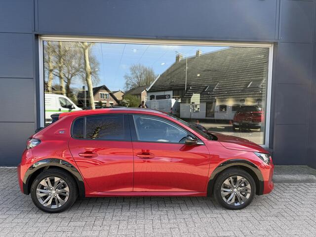 Peugeot e-208 EV Allure Pack 50 kWh | 3-Fase | 100% Elektrisch | Automaat | Full LED Verlichting | Navigatie via Telefoon | Climate Control | Cruise Control | Lichtmetalen Velgen | Digitaal Dashboard | Keyless Start | Apple Carplay & Android Auto |