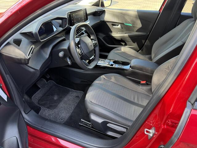 Peugeot e-208 EV Allure Pack 50 kWh | 3-Fase | 100% Elektrisch | Automaat | Full LED Verlichting | Navigatie via Telefoon | Climate Control | Cruise Control | Lichtmetalen Velgen | Digitaal Dashboard | Keyless Start | Apple Carplay & Android Auto |