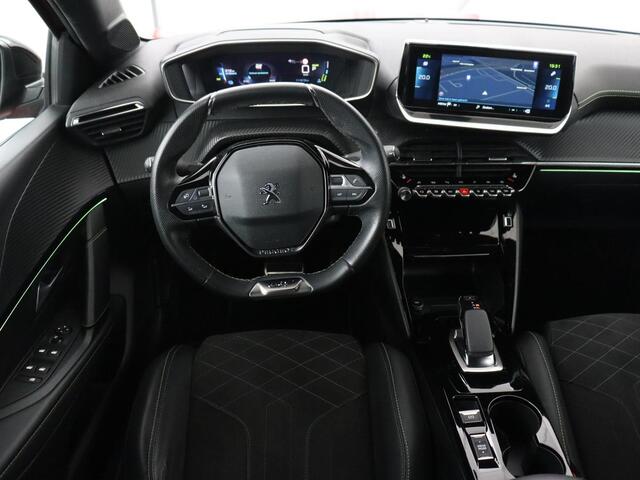 Peugeot e-208 EV GT Pack 50 kWh | SOH 92% | Stoelverwarming | Leder/Alcantara | Adaptive cruise | Carplay | Park Assist | Camera | Keyless | Full LED | Dodehoek detectie | Navigatie | Digital Cockpit