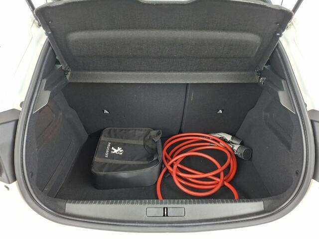 Peugeot e-208 EV Blue Lease Allure 50 kWh 2e-Eig & Dealer-Onderh. BOVAG-Garantie. NL-Auto