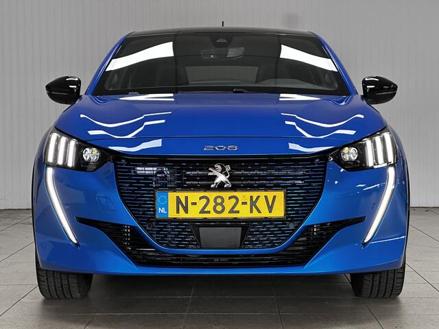 Peugeot e-208 EV GT Pack 50 kWh /90% SOH /LED Koplampen /Camera /Leder + Alcantara /Zwarte Hemel /Apple + Android /DAB+! /Lane Assist /Dodehoek Detec. /Grootlicht ass. /Stoelverw. /Navi /Climat /Adaptief Cruise /Bluetooth.