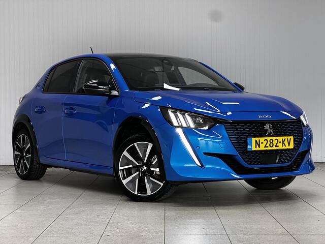 Peugeot e-208 EV GT Pack 50 kWh /90% SOH /LED Koplampen /Camera /Leder + Alcantara /Zwarte Hemel /Apple + Android /DAB+! /Lane Assist /Dodehoek Detec. /Grootlicht ass. /Stoelverw. /Navi /Climat /Adaptief Cruise /Bluetooth.