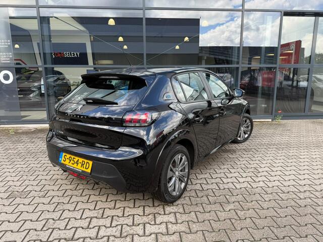 Peugeot e-208 EV Allure 50 kWh 3-Fase *Navigatie & Clima*