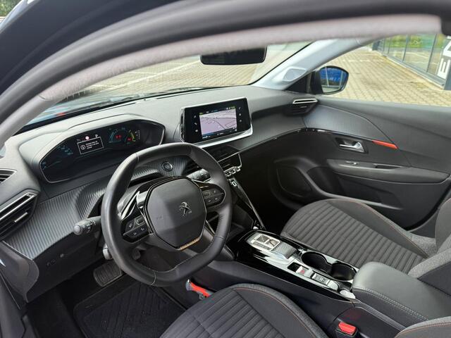 Peugeot e-208 EV Allure 50 kWh 3-Fase *Navigatie & Clima*
