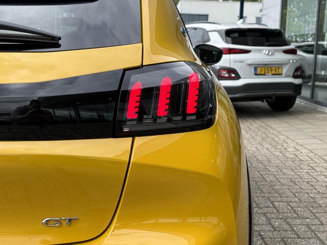 Peugeot e-208 EV GT 50 kWh | 99,3% SOH | 7800 KM | Stoelverwarming | Adaptive Cruise | Dodehoeksensoren | LM Winterset