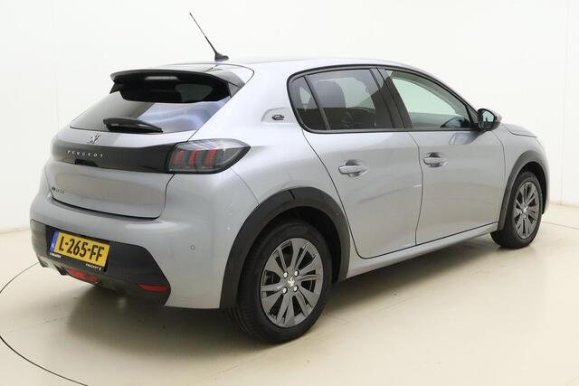 Peugeot e-208 EV Allure 50 kWh SOH: 85% | Navigatie | Climate control | Weinig kiloemeters | Camera | Lichtmetalen velgen | Keyless | Extra getint glas