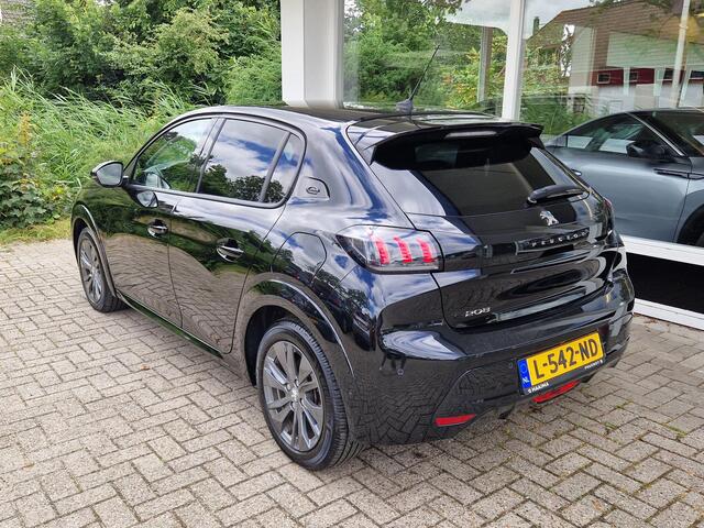 Peugeot e-208 EV Allure Pack 50 kWh | Navigatie | Stoelverwarming | Climate & Cruise Control | Digitale cockpit | Applecarplay/Android Auto |