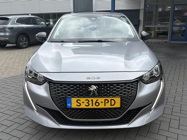 Peugeot e-208 EV Allure Pack 50 kWh | 98,7% SOH! | Achteruitrijcamera | Cruise Control | Navigatie | LM Velgen |