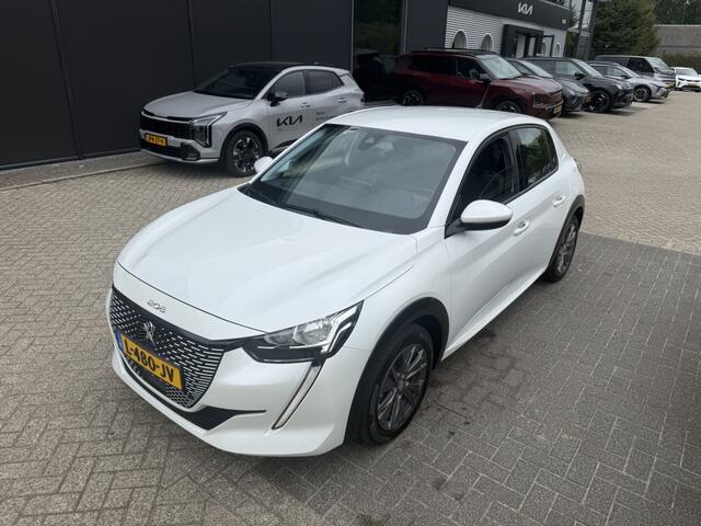 Peugeot e-208 Allure 136pk - 50 kWh - SOH 90,7 % *EXCL. BTW*