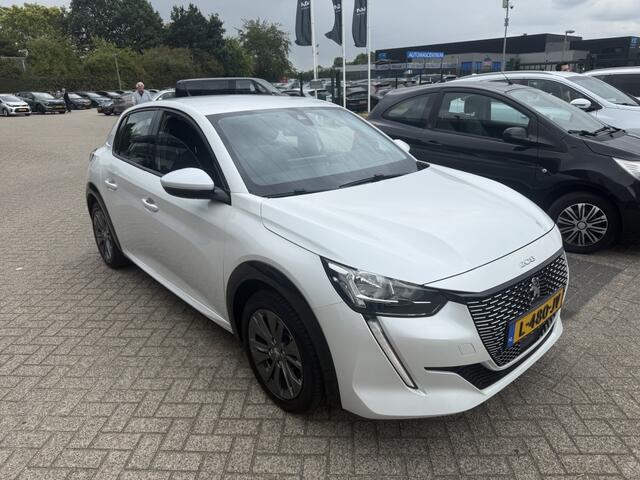 Peugeot e-208 Allure 136pk - 50 kWh - SOH 90,7 % *EXCL. BTW*