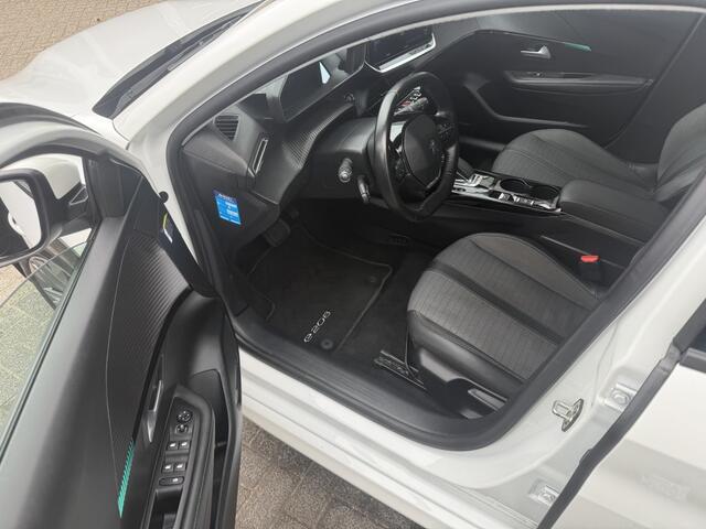 Peugeot e-208 Allure 136pk - 50 kWh - SOH 90,7 % *EXCL. BTW*