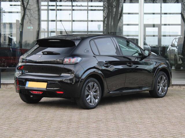 Peugeot e-208 EV Allure Pack 50 kWh CAMERA/STOELVERW./NAVI
