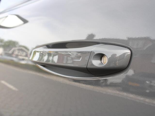 Peugeot e-308 SW GT 54 kWh 156PK Navigatie, Achteruitrijcamera, Stoel en Stuurverwarming, Parkeersensoren Voor & Achter