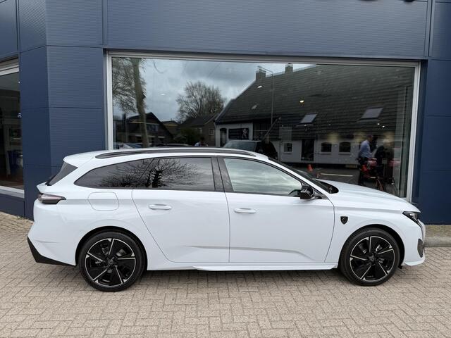 Peugeot e-308 SW GT Avantage EV 54 kWh | Nieuwe Auto | Tot 8 jaar Garantie | Tot 420 Km WLTP | Alcantara Executive Pack | 360 Graden Camera | Navigatie | Stoelverwarming & Massage | Warmtepomp | Draadloze Telefoonlader | Keyless Entry | Elektrische Kofferklep | 18" Lic