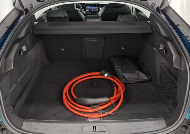 Peugeot e-408 Allure 58 kWh Navigatie / Camera / Lage km stand