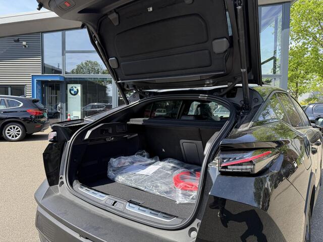Peugeot e-408 GT 58 kWh NIEUWE AUTO 13KM!| FULL OPTION| PANO| FOCAL AUDIO| 360 CAMERA| ELEKTRISCHE ACHTERKLEP| ELEK. STOELEN| STOEL + STUURVERWARMING MET MASSAGE|