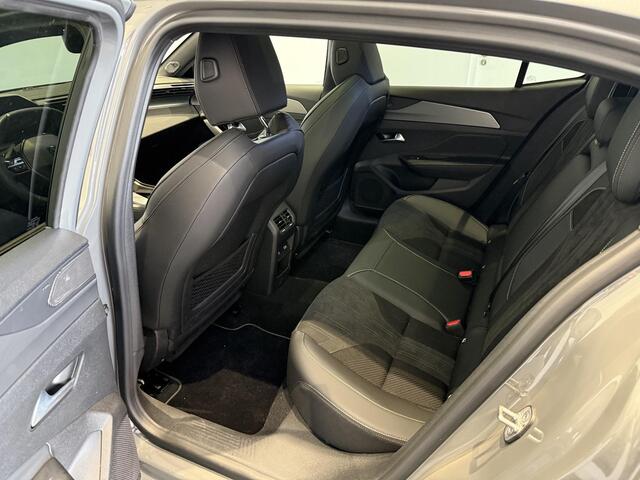 Peugeot e-408 GT Avantage 58 kWh FULL OPTIONS | MASSAGE | STUURVERWARMING EN STOELVERWARMING | PANO | ELEKTR. STOELEN | MASSAGE | FOCAL AUDIO