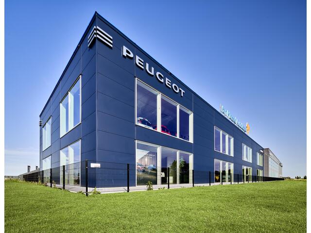 Peugeot e-408 GT 58 kWh | Nieuw Model, nu te bestellen! | Climate Control | Navigatie | Apple Carplay / Android Auto | Camera | Parkeersensoren | Bekleding Half Leder / Alcantara