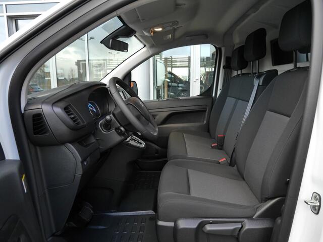 Peugeot e-Expert EV L3 75 kWh | Nieuwe auto | Volledig elektrisch | Achteruitrijcamera | Navigatie | Parkeersensoren achter | 3 zits | Mistlampen | Cruise control | Airco