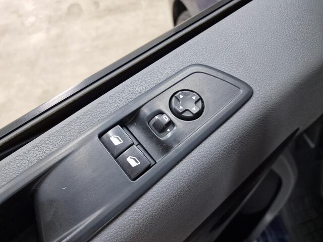 Peugeot e-Expert Standard Premium 75 kWh 136pk | Houten vloer