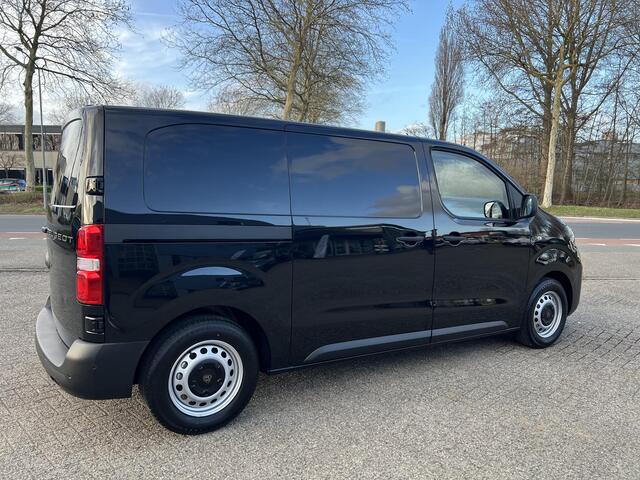 Peugeot e-Expert L2 75 kWh 136pk | 8 jaar garantie | 0% financial lease | NAVI | Apple Carplay | Android Auto | Parkeersensoren voor- en achter | Achteruitrijcamera | Dode hoek detectie | Mistlampen | Licht- en regensensor | Automatische verlichting | Digital cockpit | Tu