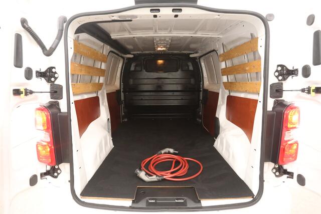 Peugeot e-Expert Opel Vivaro-e L3H1 Innovation 75 kWh | Snelladen | SOH 89% | Clima | Cruise | Carplay | 3 Zits | 2xSchuifdeur | Parkeersens.