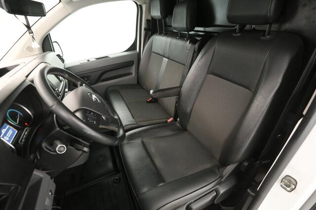 Peugeot e-Expert Opel Vivaro-e L3H1 Innovation 75 kWh | Snelladen | SOH 89% | Clima | Cruise | Carplay | 3 Zits | 2xSchuifdeur | Parkeersens.